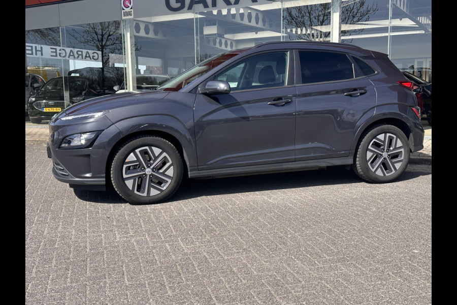 Hyundai Kona EV Fashion 64 kWh | SOH: 96,3%| Facelift | 3 Fase | Warmtepomp | Navi | HUD | Adaptive CC | Camera |