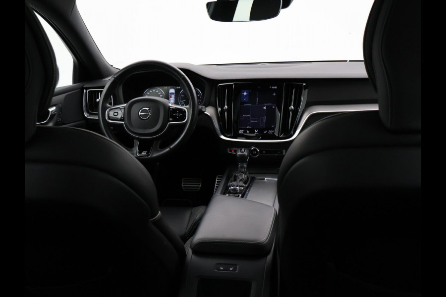 Volvo V60 2.0 T4 190 PK R-DESIGN + PANORAMADAK | WEGKL. TREKHAAK | STUURVERW. | ADAPTIVE CRUISE CONTROL