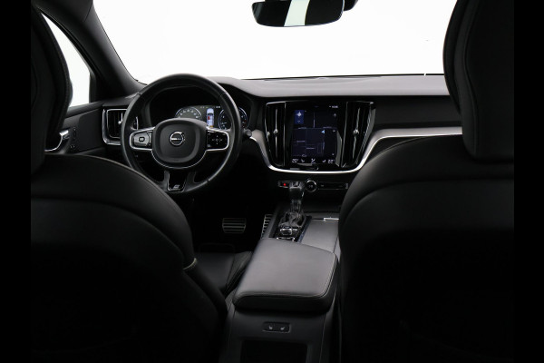 Volvo V60 2.0 T4 190 PK R-DESIGN + PANORAMADAK | WEGKL. TREKHAAK | STUURVERW. | ADAPTIVE CRUISE CONTROL