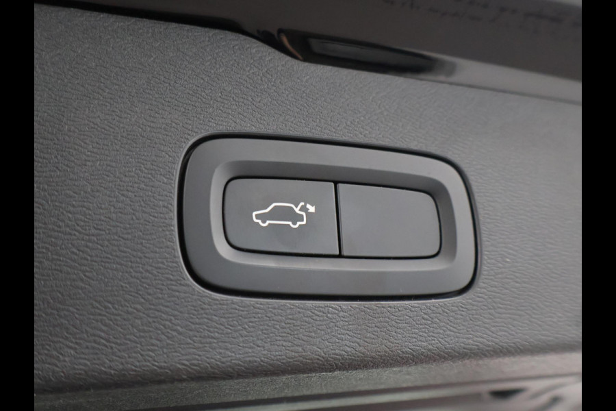 Volvo V60 2.0 T4 190 PK R-DESIGN + PANORAMADAK | WEGKL. TREKHAAK | STUURVERW. | ADAPTIVE CRUISE CONTROL