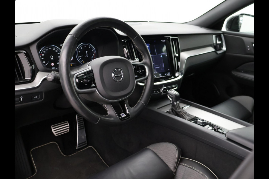 Volvo V60 2.0 T4 190 PK R-DESIGN + PANORAMADAK | WEGKL. TREKHAAK | STUURVERW. | ADAPTIVE CRUISE CONTROL