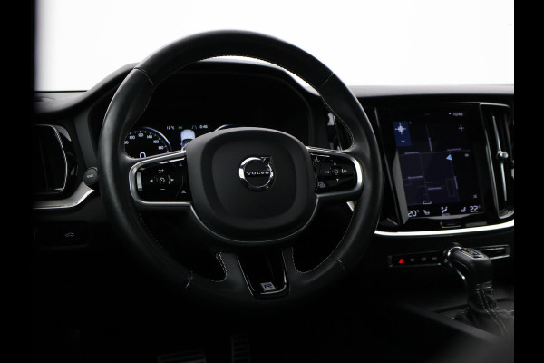 Volvo V60 2.0 T4 190 PK R-DESIGN + PANORAMADAK | WEGKL. TREKHAAK | STUURVERW. | ADAPTIVE CRUISE CONTROL