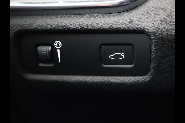Volvo V60 2.0 T4 190 PK R-DESIGN + PANORAMADAK | WEGKL. TREKHAAK | STUURVERW. | ADAPTIVE CRUISE CONTROL