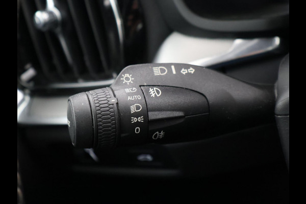 Volvo V60 2.0 T4 190 PK R-DESIGN + PANORAMADAK | WEGKL. TREKHAAK | STUURVERW. | ADAPTIVE CRUISE CONTROL