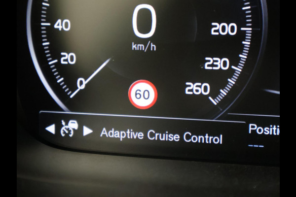 Volvo V60 2.0 T4 190 PK R-DESIGN + PANORAMADAK | WEGKL. TREKHAAK | STUURVERW. | ADAPTIVE CRUISE CONTROL