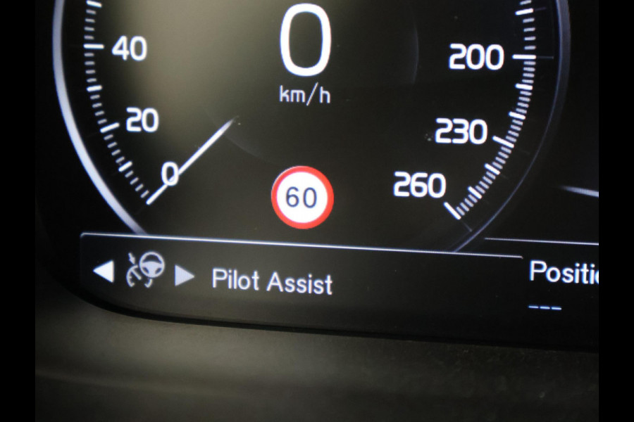 Volvo V60 2.0 T4 190 PK R-DESIGN + PANORAMADAK | WEGKL. TREKHAAK | STUURVERW. | ADAPTIVE CRUISE CONTROL