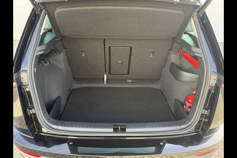 Škoda Karoq 1.5 TSI ACT Automaat Digital dash Carplay 360 Camera Cruise Navigatie Stoel-Stuur Verwarming Elek-A klep