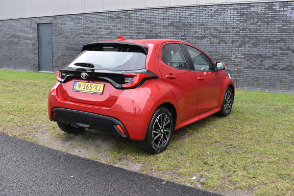 Toyota Yaris 1.5 VVT-i Dynamic 1e eigenaar Navigatie Parkeer camera