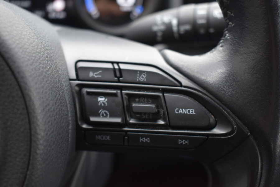 Toyota Yaris 1.5 VVT-i Dynamic 1e eigenaar Navigatie Parkeer camera