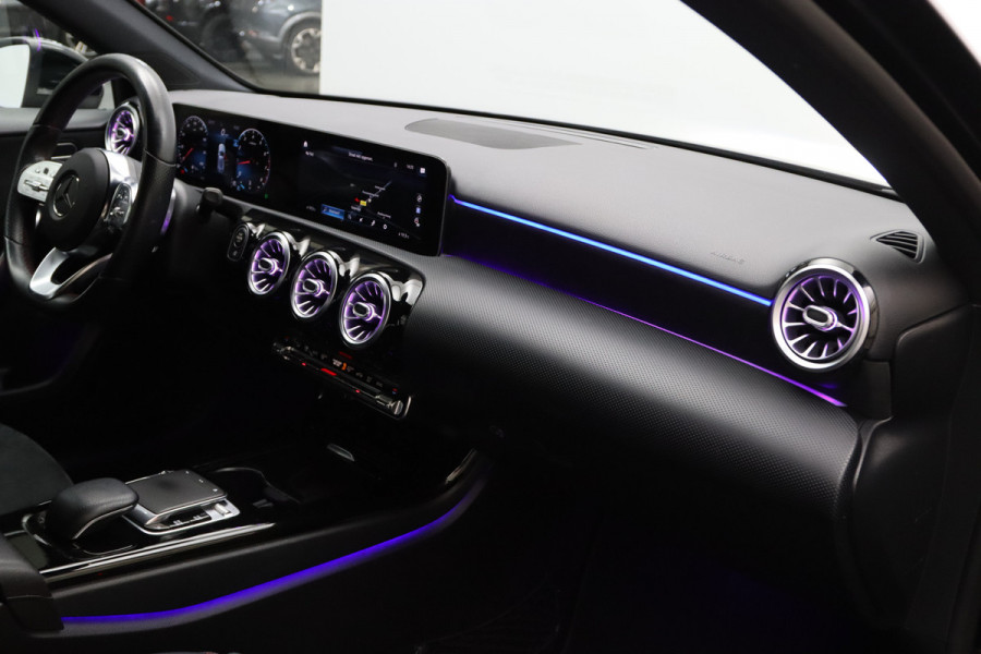 Mercedes-Benz A-Klasse 200 164 PK Automaat AMG Business Solution, Sfeerverlichting, Camera