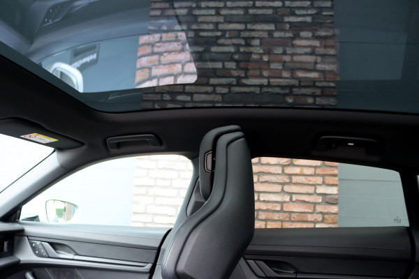 Porsche Taycan Sport Turismo 79 kWh | Achterasbesturing | Luchtvering | Sport-Chrono | ACC | Panoramadak | 18-wegs | BOSE |  Memory | Surround Camera | Verwarmd Stuurwiel |
