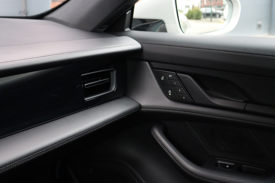 Porsche Taycan Sport Turismo 79 kWh | Achterasbesturing | Luchtvering | Sport-Chrono | ACC | Panoramadak | 18-wegs | BOSE |  Memory | Surround Camera | Verwarmd Stuurwiel |