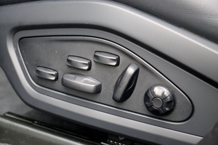 Porsche Taycan Sport Turismo 79 kWh | Achterasbesturing | Luchtvering | Sport-Chrono | ACC | Panoramadak | 18-wegs | BOSE |  Memory | Surround Camera | Verwarmd Stuurwiel |