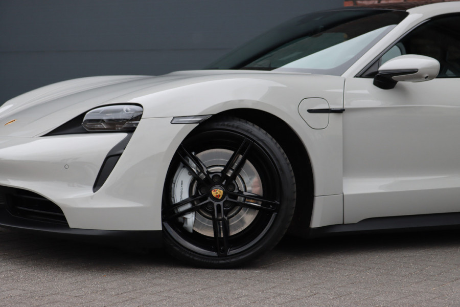 Porsche Taycan Sport Turismo 79 kWh | Achterasbesturing | Luchtvering | Sport-Chrono | ACC | Panoramadak | 18-wegs | BOSE |  Memory | Surround Camera | Verwarmd Stuurwiel |