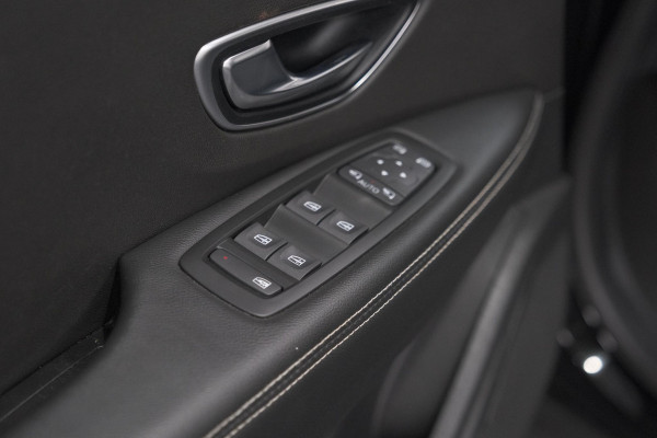 Renault Scénic TCe 140 EDC Intens | Trekhaak | Camera | Dodehoekdetectie | Parkeersensoren