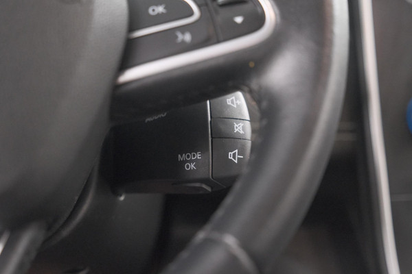 Renault Scénic TCe 140 EDC Intens | Trekhaak | Camera | Dodehoekdetectie | Parkeersensoren