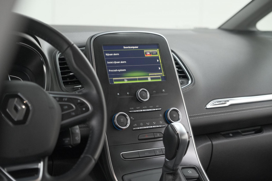 Renault Scénic TCe 140 EDC Intens | Trekhaak | Camera | Dodehoekdetectie | Parkeersensoren