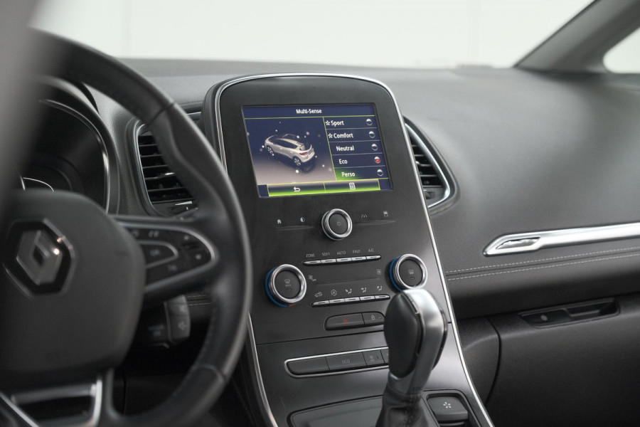Renault Scénic TCe 140 EDC Intens | Trekhaak | Camera | Dodehoekdetectie | Parkeersensoren