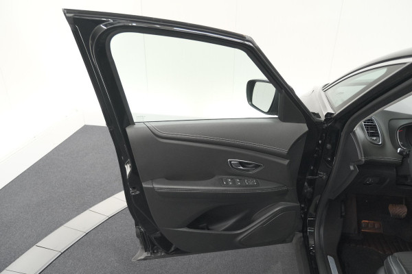 Renault Scénic TCe 140 EDC Intens | Trekhaak | Camera | Dodehoekdetectie | Parkeersensoren
