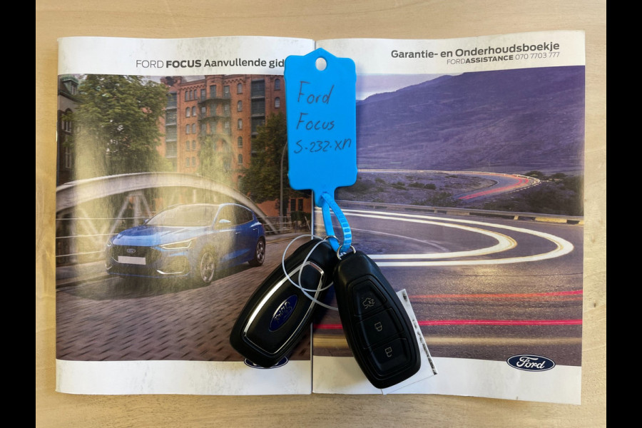 Ford Focus 1.0 EcoBoost Hybrid ST Line||CARPLAY/ANDROID|STOEL+STUURVERW|CAMERA|CLIMATE+CRUISE CONTROL|NAVIGATIE|1e EIG|NL-AUTO|NAP