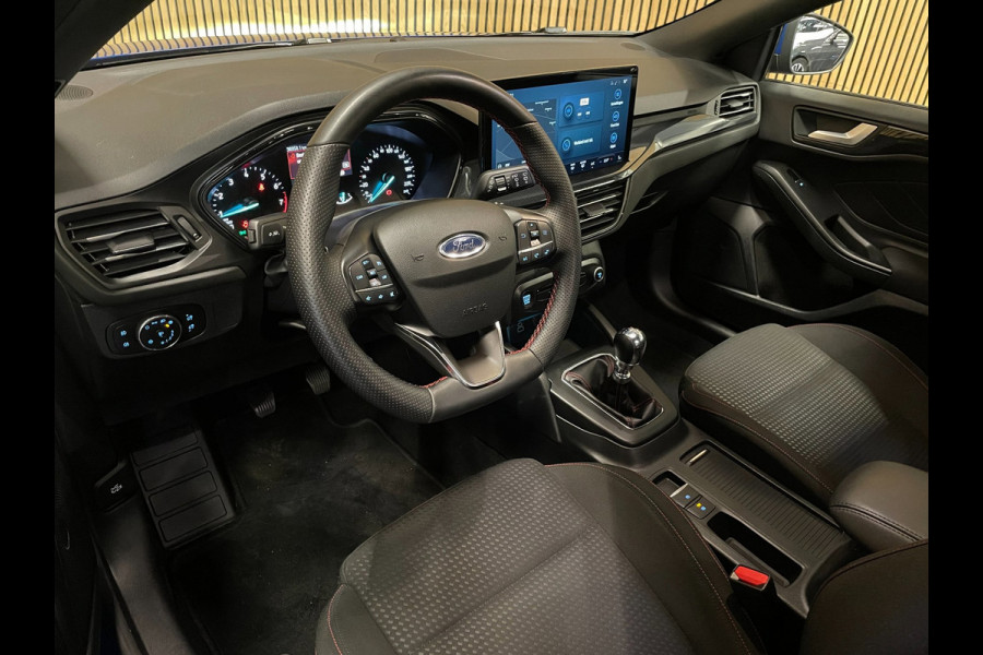 Ford Focus 1.0 EcoBoost Hybrid ST Line||CARPLAY/ANDROID|STOEL+STUURVERW|CAMERA|CLIMATE+CRUISE CONTROL|NAVIGATIE|1e EIG|NL-AUTO|NAP
