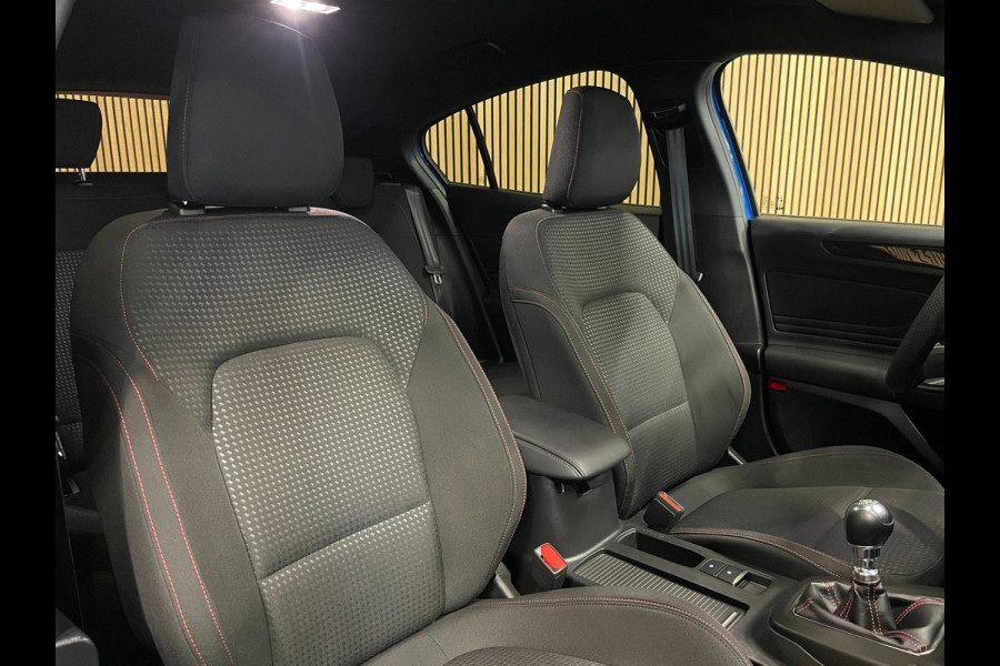 Ford Focus 1.0 EcoBoost Hybrid ST Line||CARPLAY/ANDROID|STOEL+STUURVERW|CAMERA|CLIMATE+CRUISE CONTROL|NAVIGATIE|1e EIG|NL-AUTO|NAP