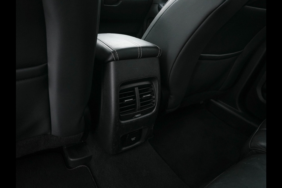 Ford Kuga 2.5 PHEV Vignale (Plug-In) (INCL-BTW) Aut. *HEAD-UP | LEATHER | DIGI-COCKPIT | FULL-LED | KEYLESS | DAB | CARPLAY | NAVI-FULLMAP | MEMORY-PACK | HEATED-COMFORTSEATS | PRIVACYGLASS | TOWBAR | 18''ALU*