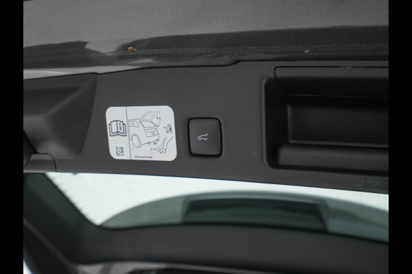 Ford Kuga 2.5 PHEV Vignale (Plug-In) (INCL-BTW) Aut. *HEAD-UP | LEATHER | DIGI-COCKPIT | FULL-LED | KEYLESS | DAB | CARPLAY | NAVI-FULLMAP | MEMORY-PACK | HEATED-COMFORTSEATS | PRIVACYGLASS | TOWBAR | 18''ALU*