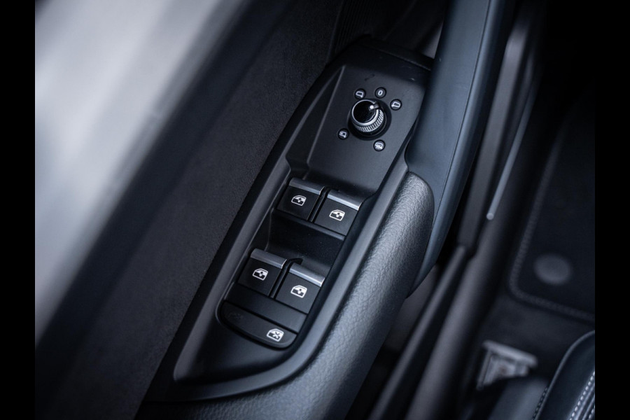 Audi Q5 55 TFSI e quattro Competition S-Line l RS Seats l HUD l Pano l B&O