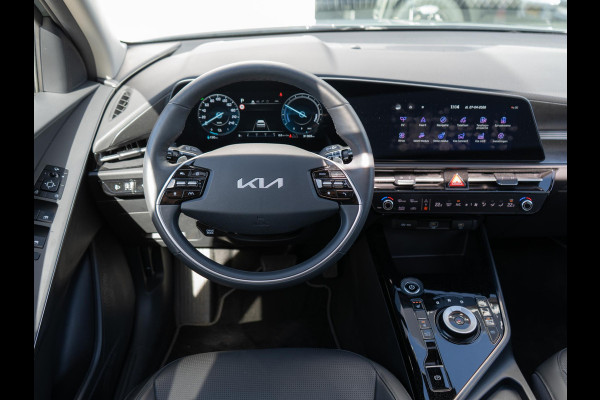 Kia Niro EV DynamicPlusLine 64.8 kWh | Stoel en stuurverwarming | Schuifkanteldak | Nederlandse dealer onderhouden auto |