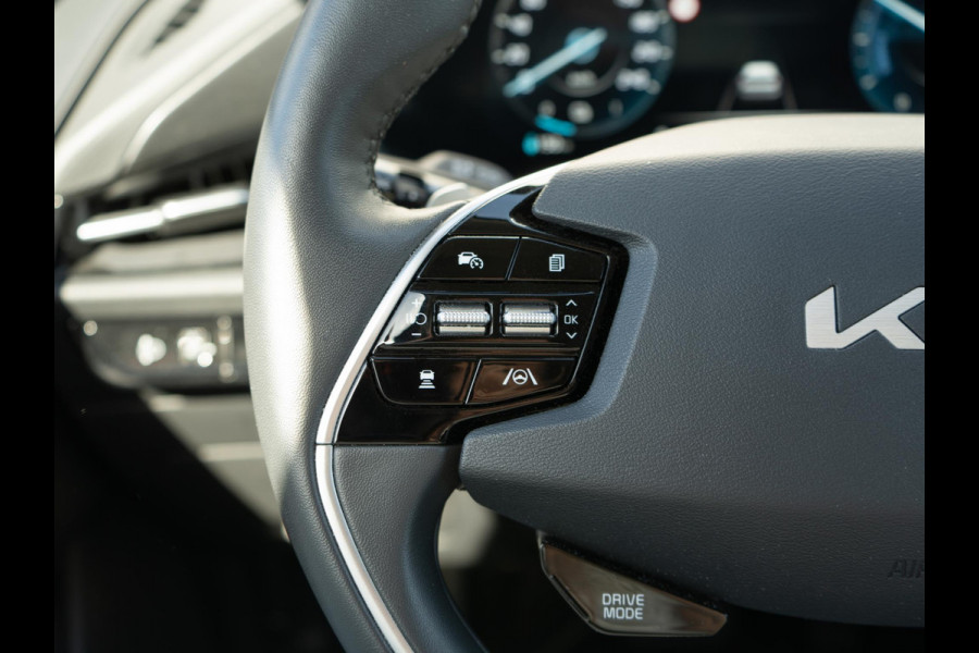 Kia Niro EV DynamicPlusLine 64.8 kWh | Stoel en stuurverwarming | Schuifkanteldak | Nederlandse dealer onderhouden auto |