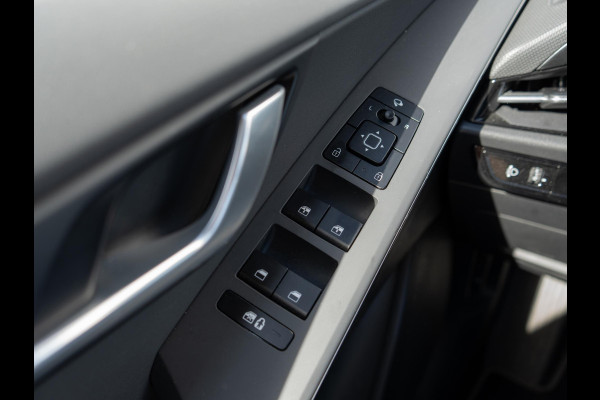 Kia Niro EV DynamicPlusLine 64.8 kWh | Stoel en stuurverwarming | Schuifkanteldak | Nederlandse dealer onderhouden auto |