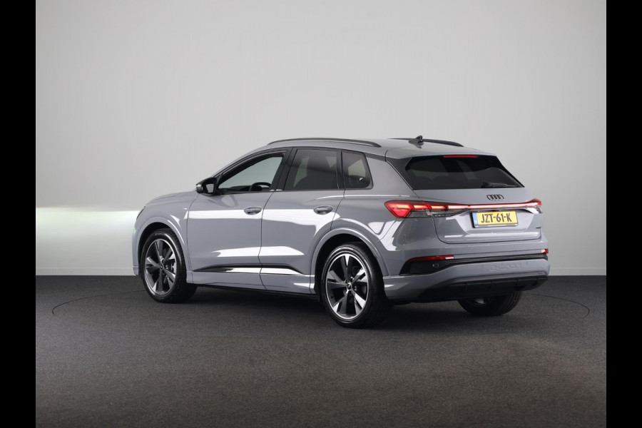 Audi Q4 e-tron 45 quattro S Edition Competition 82 kWh Ambient Light | Achteruitrijcamera | Apple Carplay | Zwart optiek pakket | Adaptive cruise control |