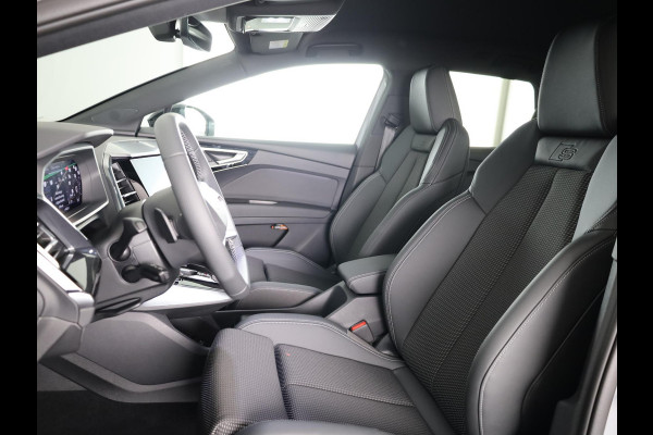 Audi Q4 e-tron 45 quattro S Edition Competition 82 kWh Ambient Light | Achteruitrijcamera | Apple Carplay | Zwart optiek pakket | Adaptive cruise control |