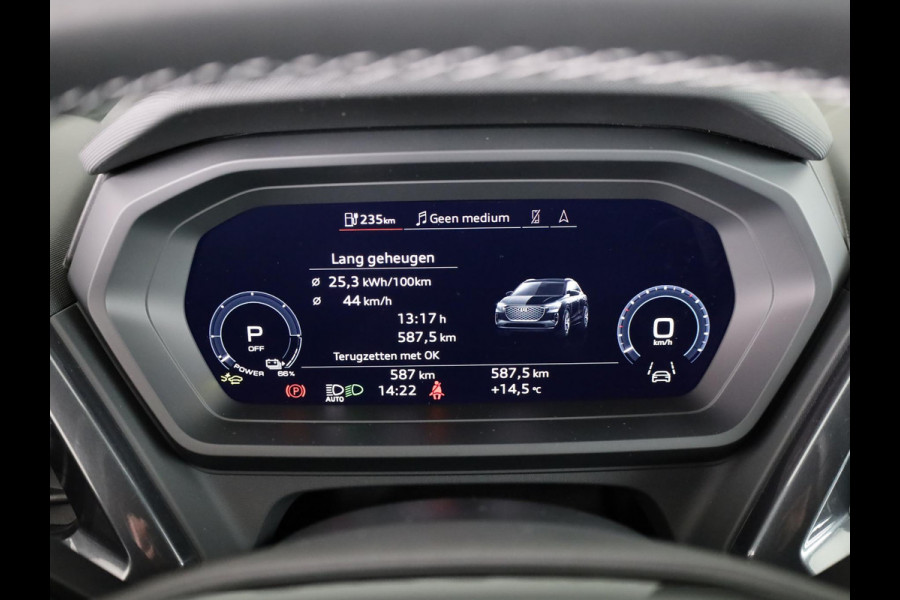 Audi Q4 e-tron 45 quattro S Edition Competition 82 kWh Ambient Light | Achteruitrijcamera | Apple Carplay | Zwart optiek pakket | Adaptive cruise control |