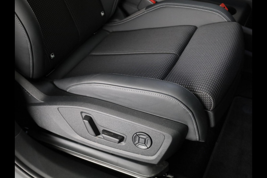 Audi Q4 e-tron 45 quattro S Edition Competition 82 kWh Ambient Light | Achteruitrijcamera | Apple Carplay | Zwart optiek pakket | Adaptive cruise control |