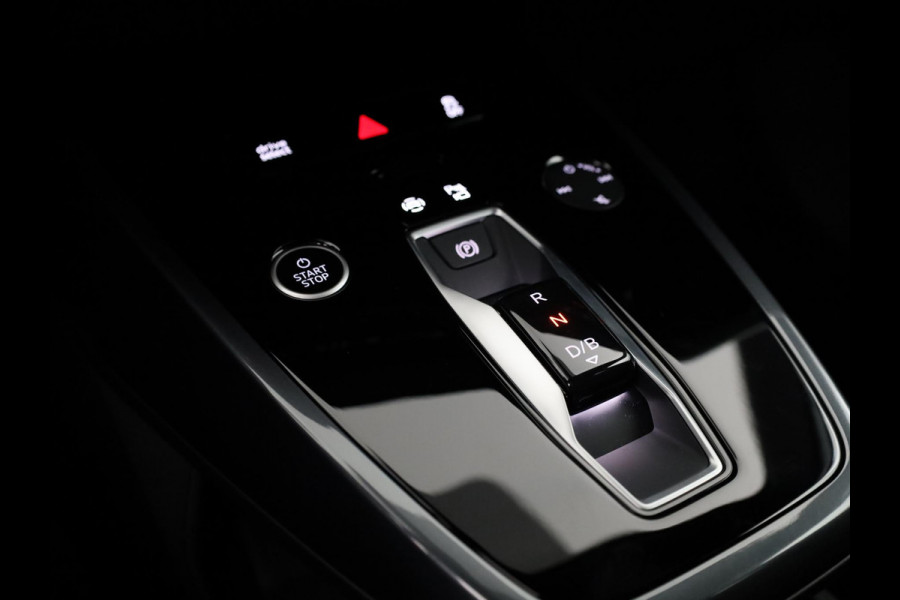Audi Q4 e-tron 45 quattro S Edition Competition 82 kWh Ambient Light | Achteruitrijcamera | Apple Carplay | Zwart optiek pakket | Adaptive cruise control |