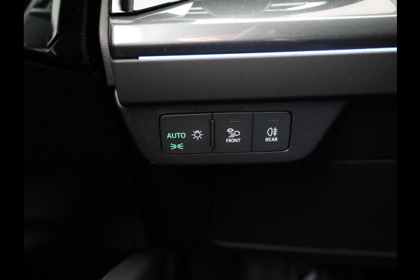 Audi Q4 e-tron 45 quattro S Edition Competition 82 kWh Ambient Light | Achteruitrijcamera | Apple Carplay | Zwart optiek pakket | Adaptive cruise control |