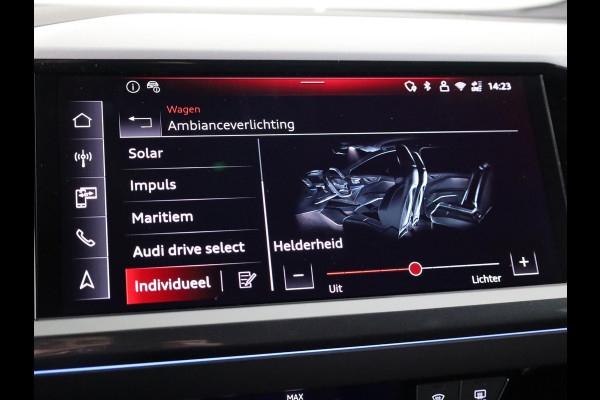 Audi Q4 e-tron 45 quattro S Edition Competition 82 kWh Ambient Light | Achteruitrijcamera | Apple Carplay | Zwart optiek pakket | Adaptive cruise control |