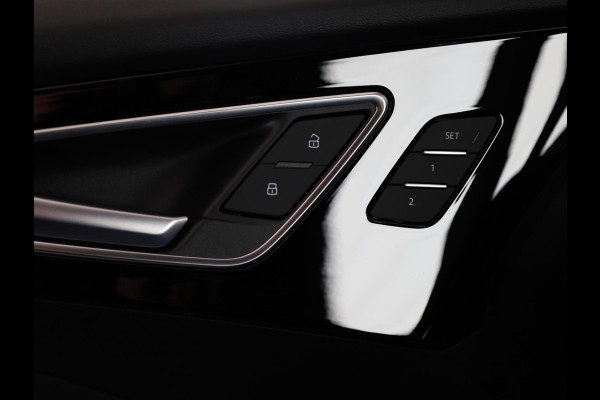 Audi Q4 e-tron 45 quattro S Edition Competition 82 kWh Ambient Light | Achteruitrijcamera | Apple Carplay | Zwart optiek pakket | Adaptive cruise control |