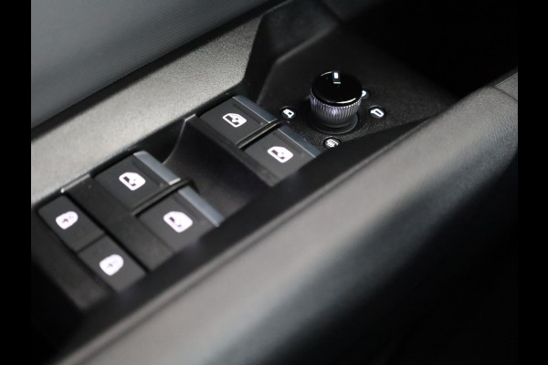 Audi Q4 e-tron 45 quattro S Edition Competition 82 kWh Ambient Light | Achteruitrijcamera | Apple Carplay | Zwart optiek pakket | Adaptive cruise control |