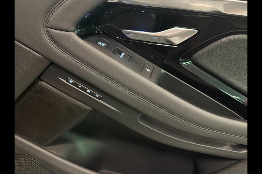 Land Rover Range Rover Evoque 2.0 P200 AWD R-Dynamic HSE PANO/LEDER/NAVI/DAB/CARPLAY/MERIDIAN-SOUND///