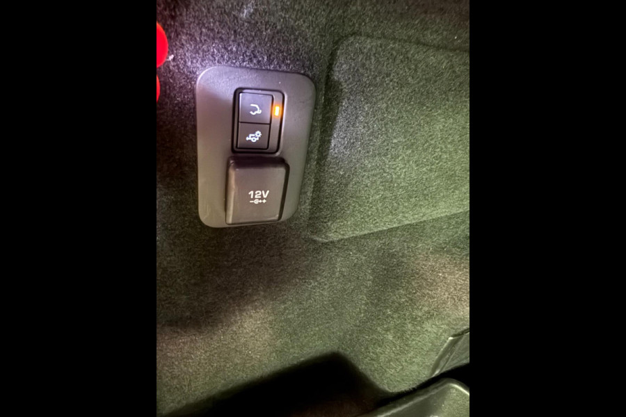 Land Rover Range Rover Evoque 2.0 P200 AWD R-Dynamic HSE PANO/LEDER/NAVI/DAB/CARPLAY/MERIDIAN-SOUND///