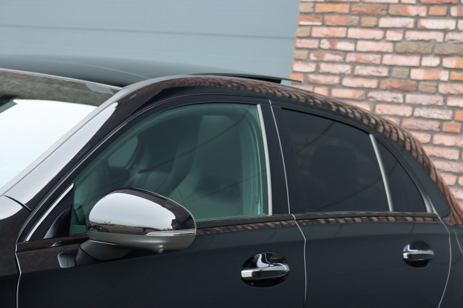 Mercedes-Benz A-Klasse 250 e AMG Line | Facelift | Panoramadak | Memory | HUD | Surround Camera | Advanced Sound System | Keyless Go | Leder | Verwarmd Stuurwiel | Nightpakket | Augemented Reality |