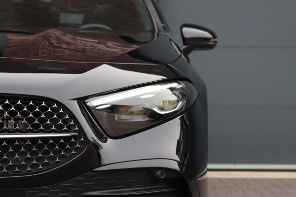 Mercedes-Benz A-Klasse 250 e AMG Line | Facelift | Panoramadak | Memory | HUD | Surround Camera | Advanced Sound System | Keyless Go | Leder | Verwarmd Stuurwiel | Nightpakket | Augemented Reality |