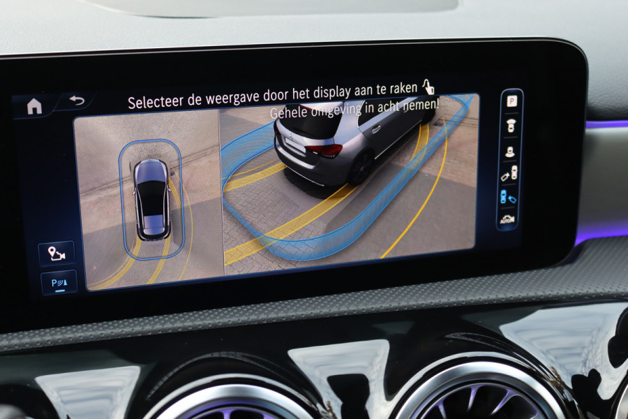 Mercedes-Benz A-Klasse 250 e AMG Line | Facelift | Panoramadak | Memory | HUD | Surround Camera | Advanced Sound System | Keyless Go | Leder | Verwarmd Stuurwiel | Nightpakket | Augemented Reality |