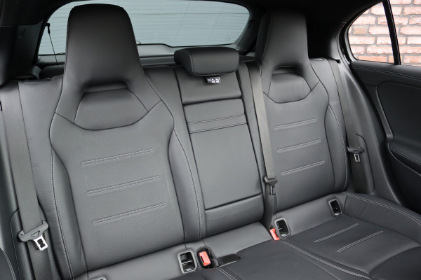 Mercedes-Benz A-Klasse 250 e AMG Line | Facelift | Panoramadak | Memory | HUD | Surround Camera | Advanced Sound System | Keyless Go | Leder | Verwarmd Stuurwiel | Nightpakket | Augemented Reality |