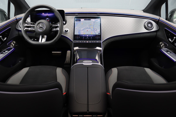 Mercedes-Benz EQE 300 Star Edition AMG 90 kWh | Luchtvering | Achterasbesturing | Distronic+ | Panoramadak | Burmester | Digital Light | Verwarmd Stuurwiel | Trekhaak | Keyless Go |
