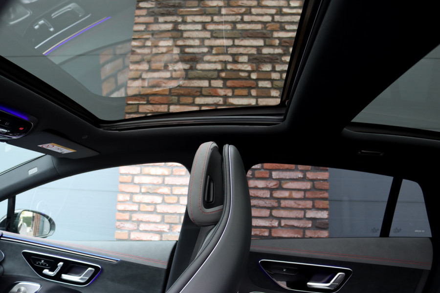 Mercedes-Benz EQE 300 Star Edition AMG 90 kWh | Luchtvering | Achterasbesturing | Distronic+ | Panoramadak | Burmester | Digital Light | Verwarmd Stuurwiel | Trekhaak | Keyless Go |