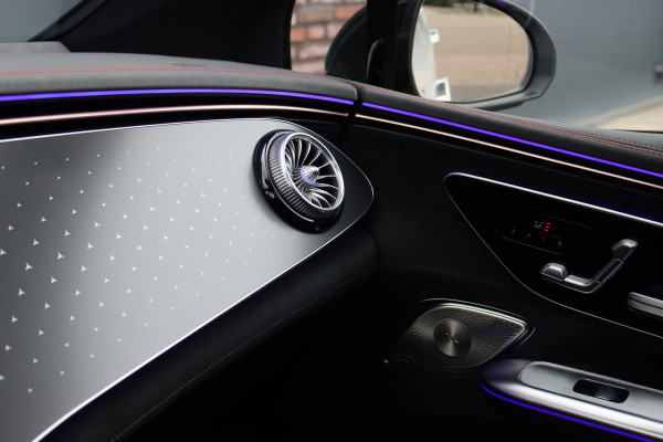 Mercedes-Benz EQE 300 Star Edition AMG 90 kWh | Luchtvering | Achterasbesturing | Distronic+ | Panoramadak | Burmester | Digital Light | Verwarmd Stuurwiel | Trekhaak | Keyless Go |